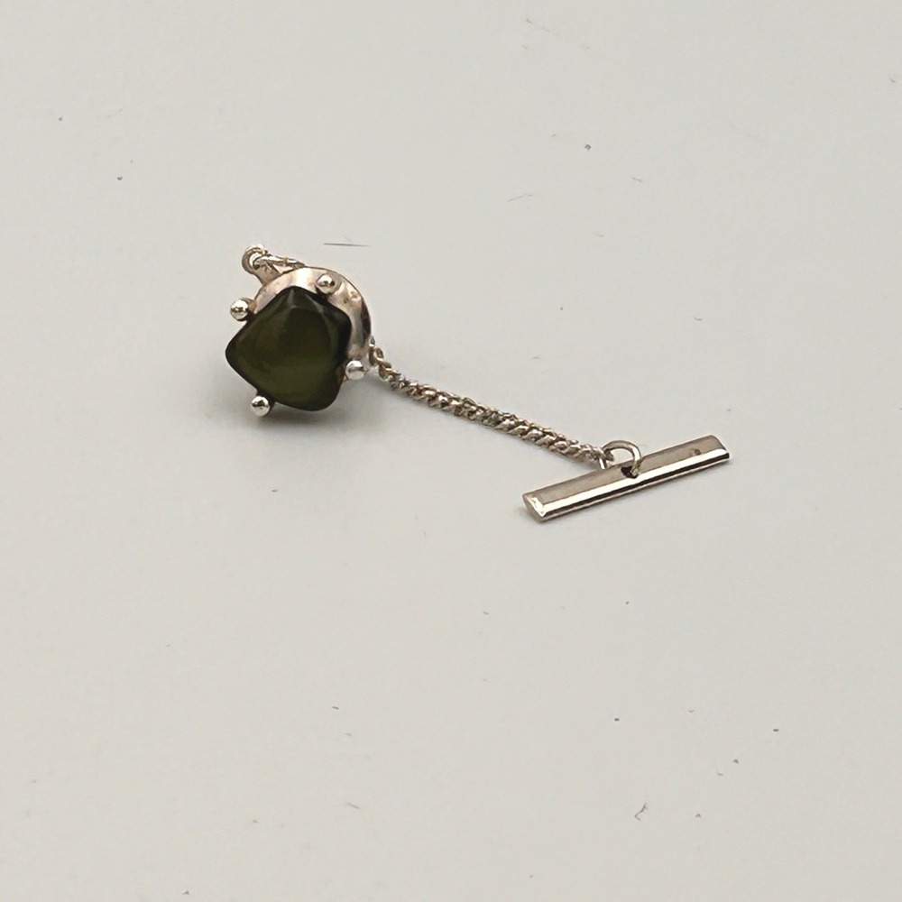 Sarah Coventry Vintage Tie Tac Olive Green Stone Silver Tone T-Bar Chain Pin